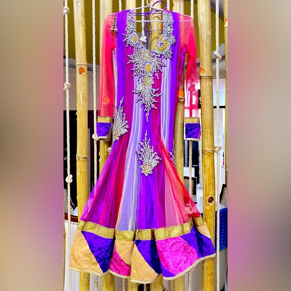 This Marriage season be extraordinary by wearing this beautiful fish cut dress. - Picture 3 of 3